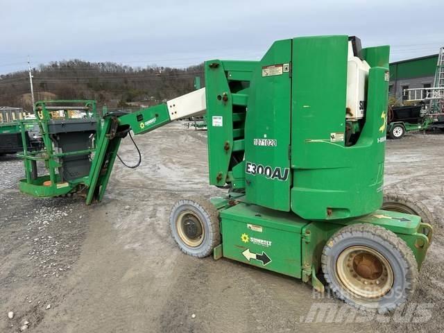 JLG E300AJ 관절형 전동이동 리프트
