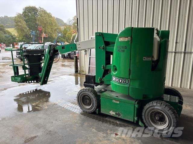 JLG E300AJ 관절형 전동이동 리프트