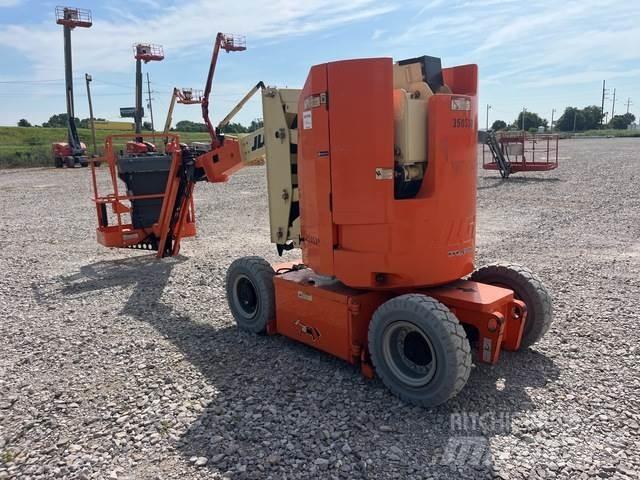 JLG E300AJP 관절형 전동이동 리프트