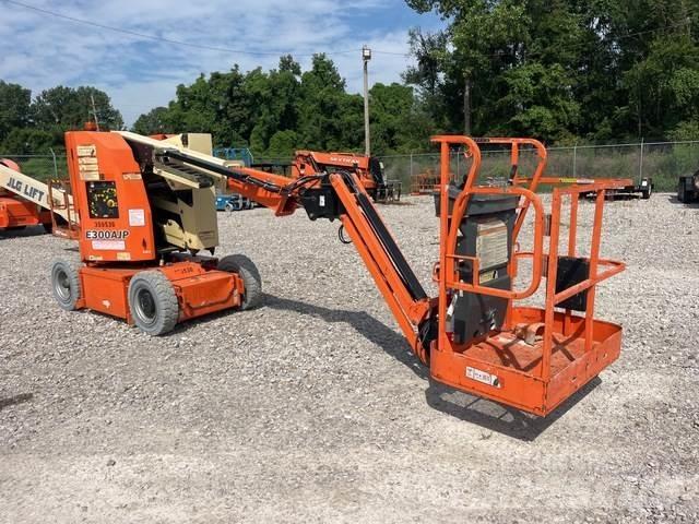 JLG E300AJP 관절형 전동이동 리프트