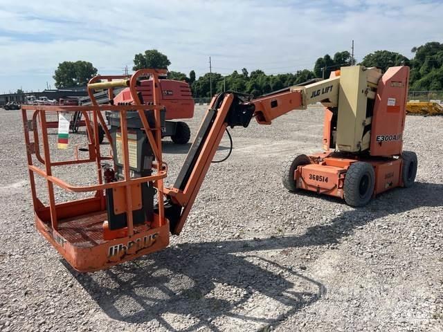JLG E300AJP 관절형 전동이동 리프트