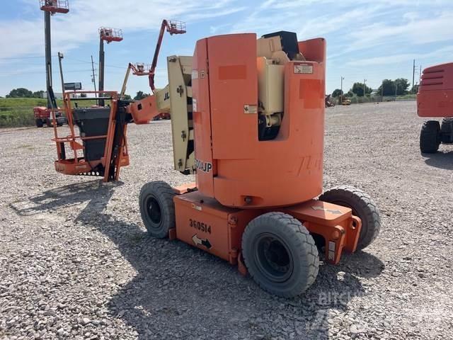 JLG E300AJP 관절형 전동이동 리프트