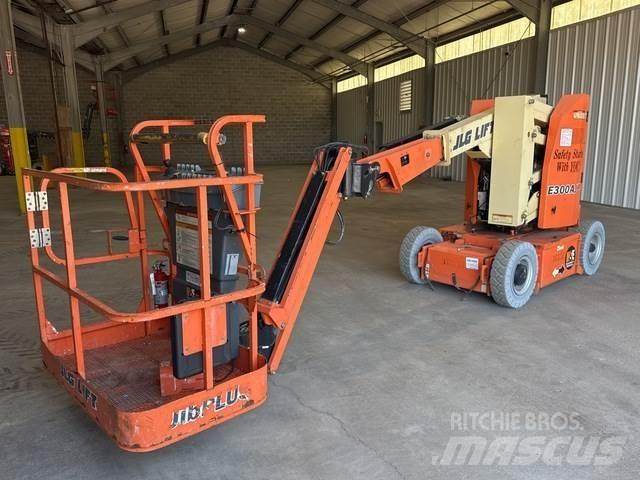 JLG E300AJP 관절형 전동이동 리프트