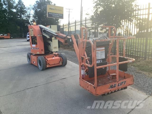 JLG E300AJP 관절형 전동이동 리프트