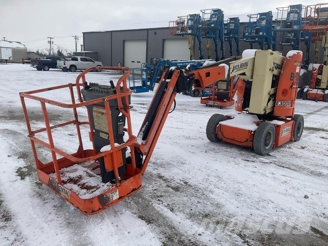 JLG E300AJP 관절형 전동이동 리프트