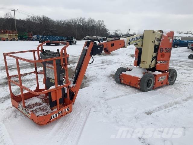 JLG E300AJP 관절형 전동이동 리프트