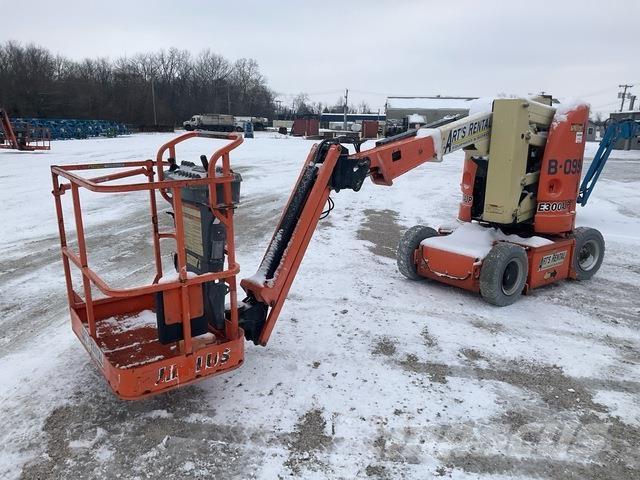 JLG E300AJP 관절형 전동이동 리프트
