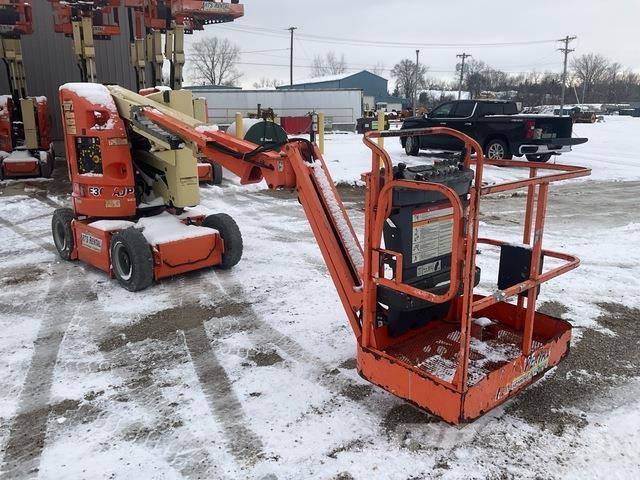 JLG E300AJP 관절형 전동이동 리프트