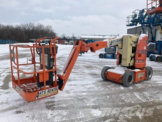 JLG E300AJP 관절형 전동이동 리프트