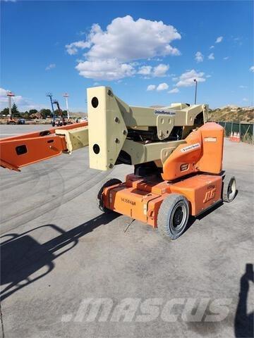 JLG E400AJP 관절형 전동이동 리프트