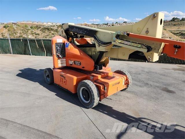JLG E400AJP 관절형 전동이동 리프트