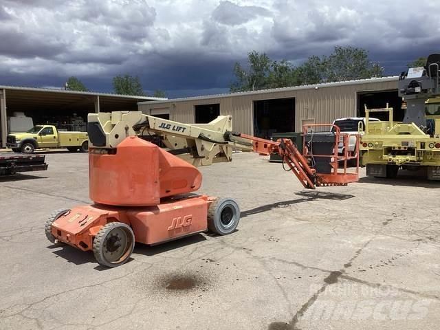 JLG E400AJPN 관절형 전동이동 리프트