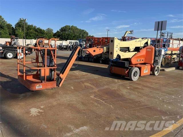 JLG E400AJPN 관절형 전동이동 리프트