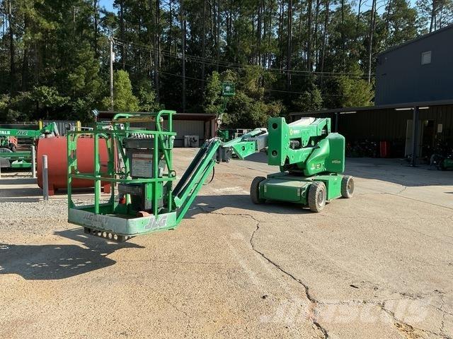JLG E400AJPN 관절형 전동이동 리프트