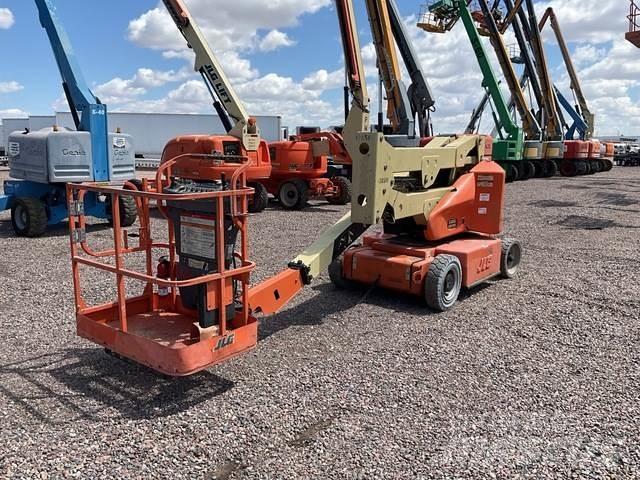 JLG E400AN 관절형 전동이동 리프트