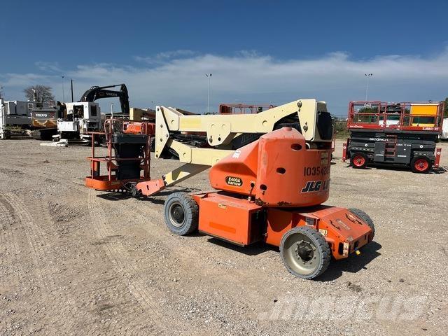 JLG E400AN 관절형 전동이동 리프트