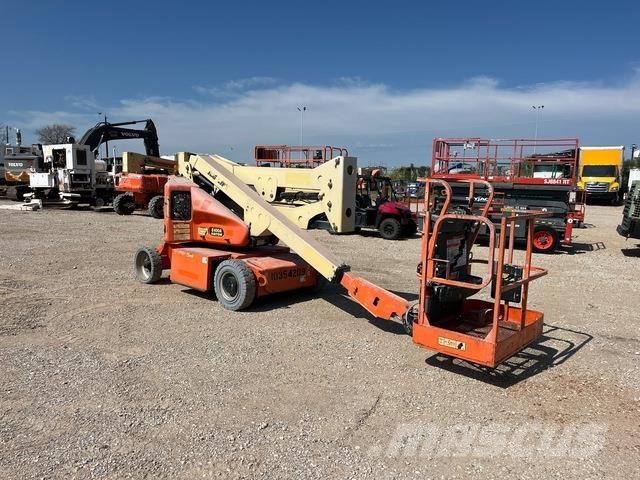 JLG E400AN 관절형 전동이동 리프트