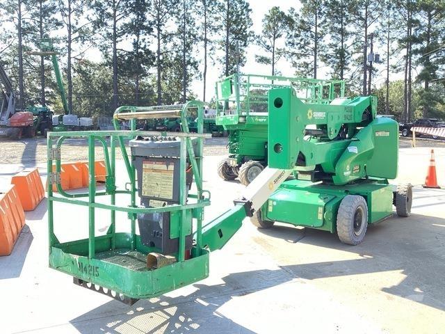 JLG E400AN 관절형 전동이동 리프트