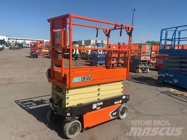 JLG ES1932 가위형 리프트