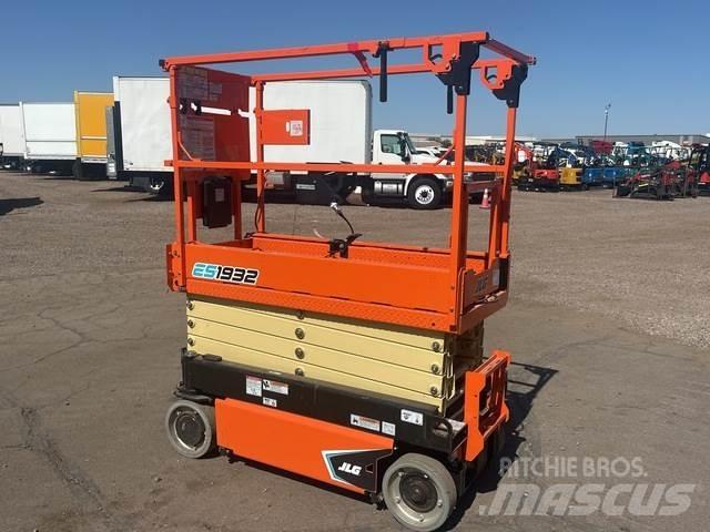 JLG ES1932 가위형 리프트