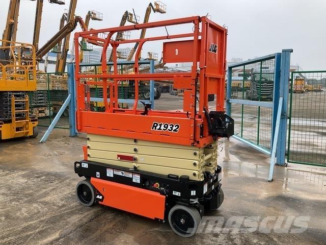 JLG R1932 가위형 리프트