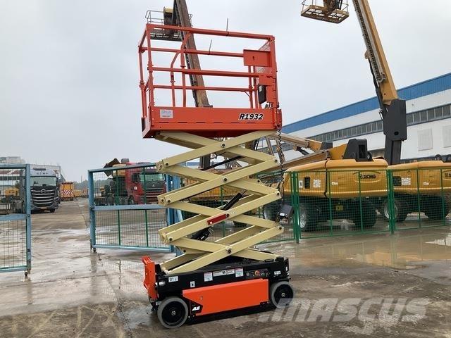 JLG R1932 가위형 리프트