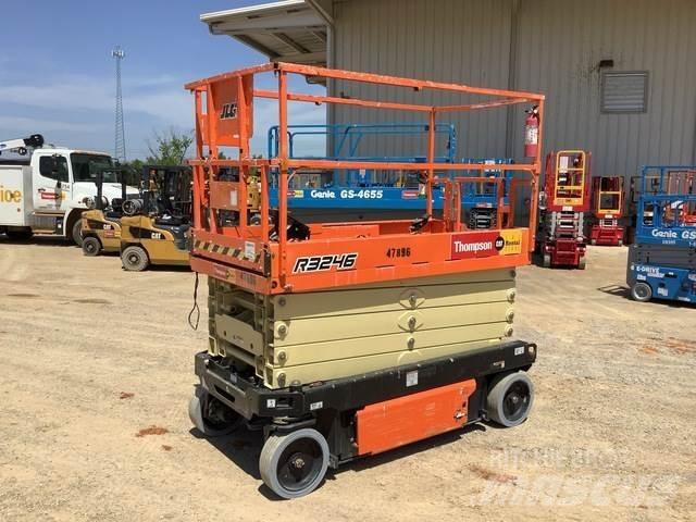 JLG R3246 가위형 리프트