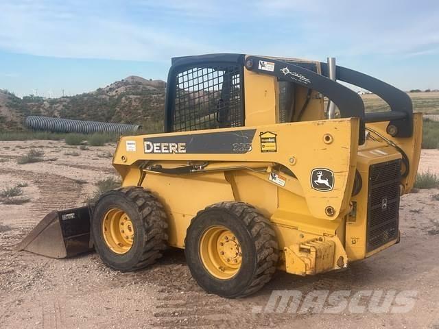 John Deere 325  스키드로더