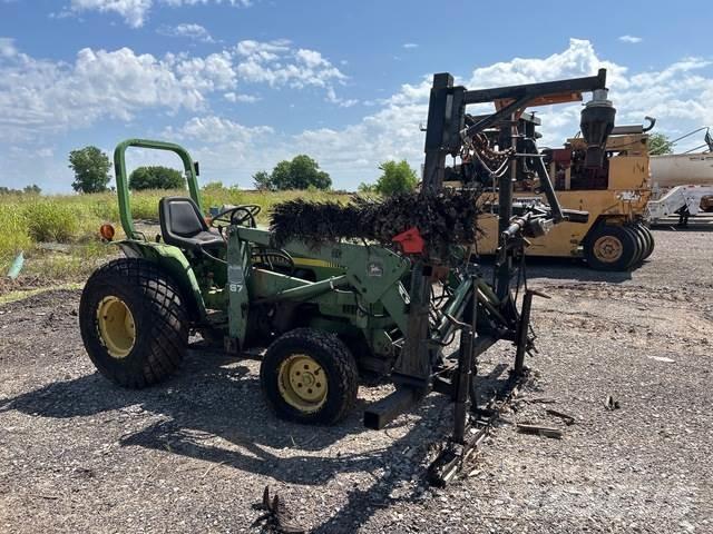 John Deere 750 소형 트랙터