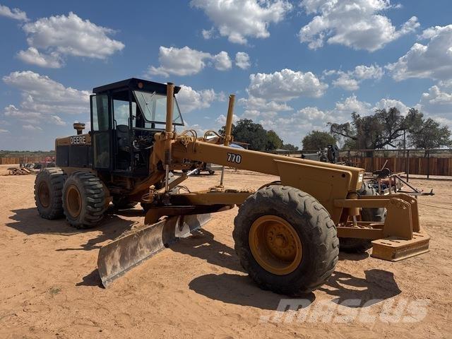 John Deere 770 그레이더