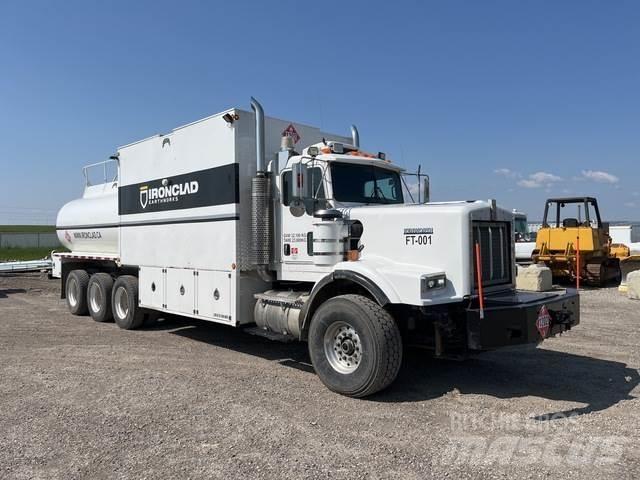 Kenworth C500 탱커 트럭