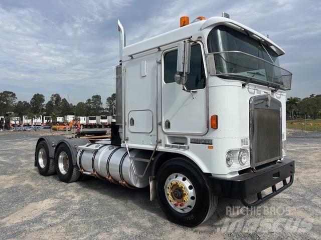 Kenworth K104 트랙터 유닛