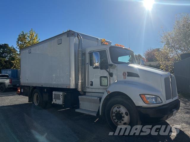 Kenworth T300 탱커 트럭