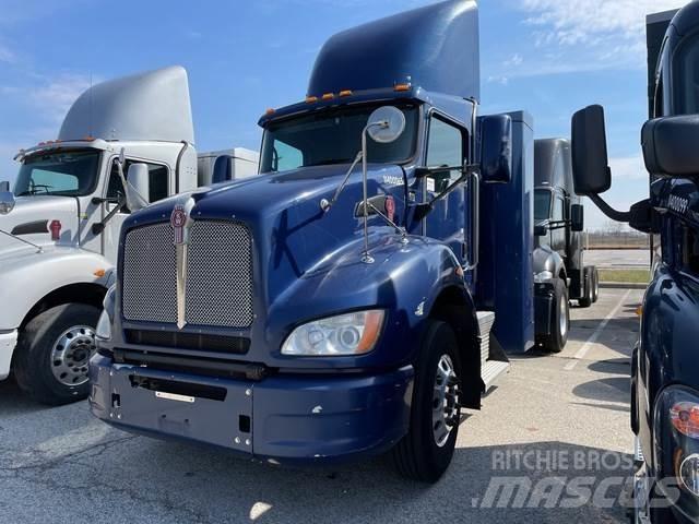 Kenworth T440 트랙터 유닛