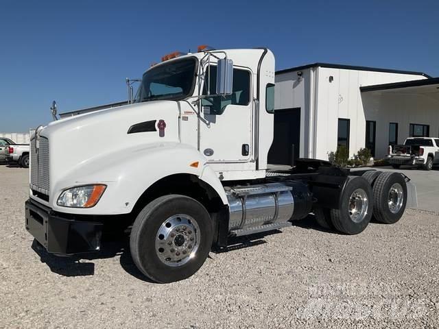 Kenworth T440 트랙터 유닛