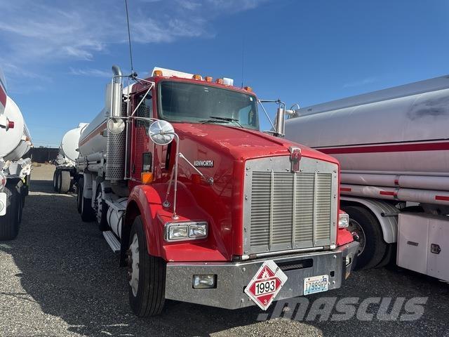 Kenworth T800 탱커 트럭