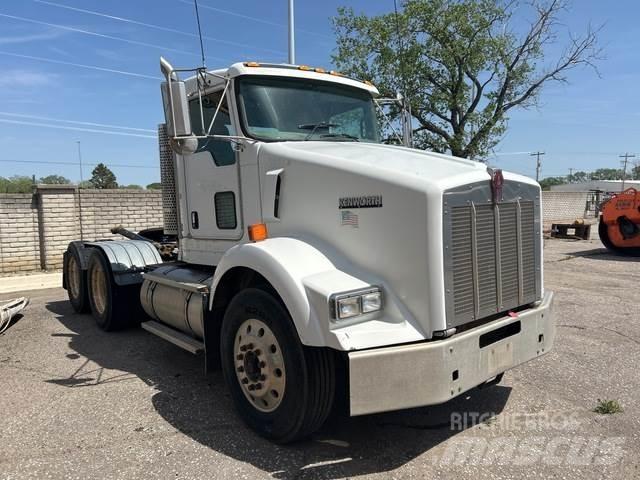 Kenworth T800B 트랙터 유닛