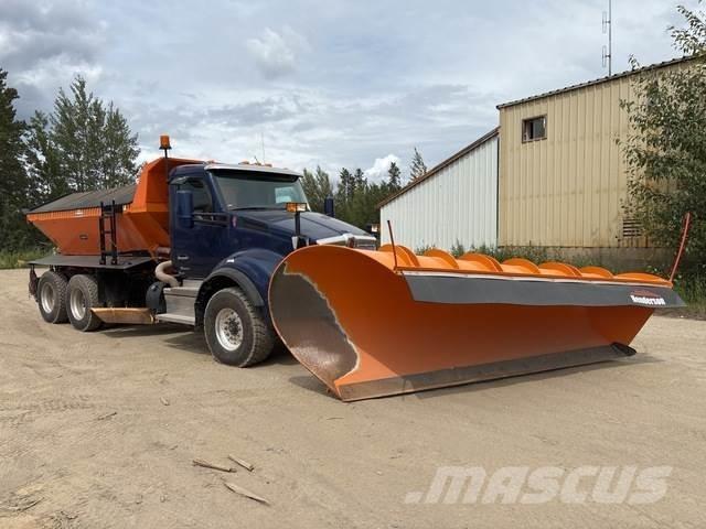 Kenworth T880 제설 블레이드 및 제설기