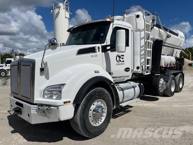 Kenworth T880 콘크리트 믹서트럭