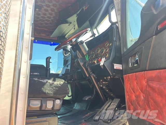 Kenworth T909 트랙터 유닛