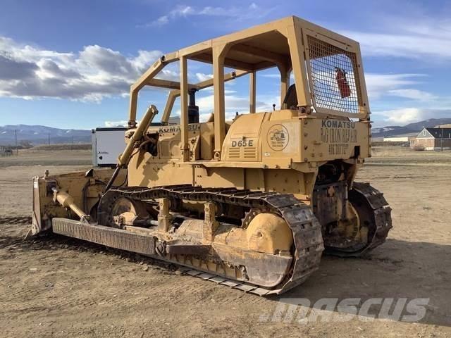 Komatsu D65E-6 크롤러 도저