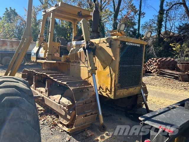 Komatsu D68E-1 크롤러 도저