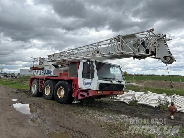 Krupp KMK3045 A/T 크레인