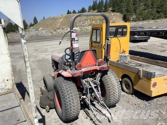 Kubota B2400HD 트랙터