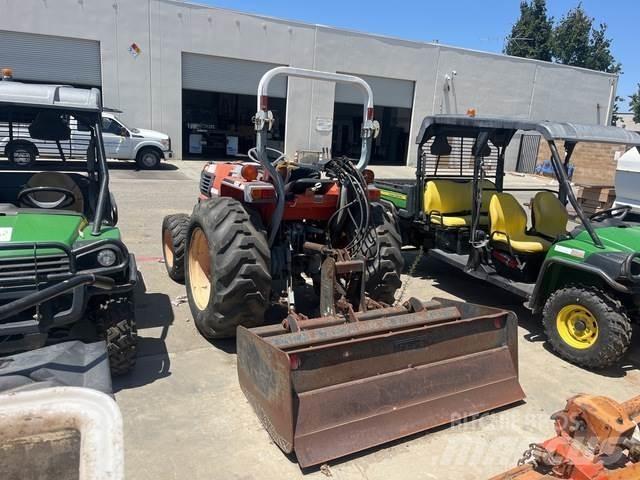 Kubota L3010D 소형 트랙터