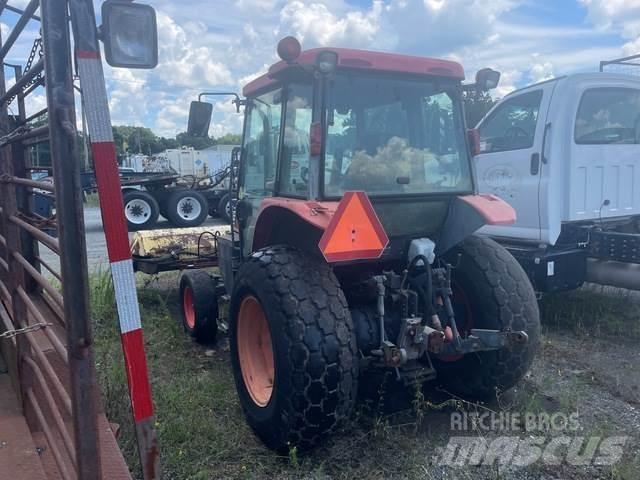 Kubota M5700 실내 청소기