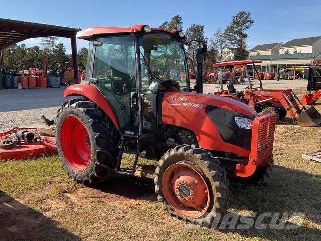 Kubota M7060D 소형 트랙터