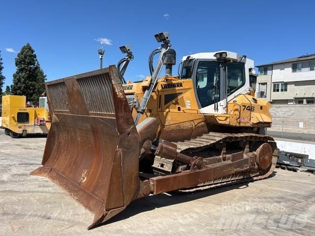 Liebherr 746 크롤러 도저