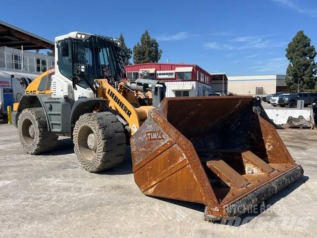 Liebherr L546  휠로우더
