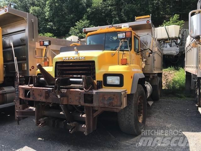 Mack 600 제설 블레이드 및 제설기